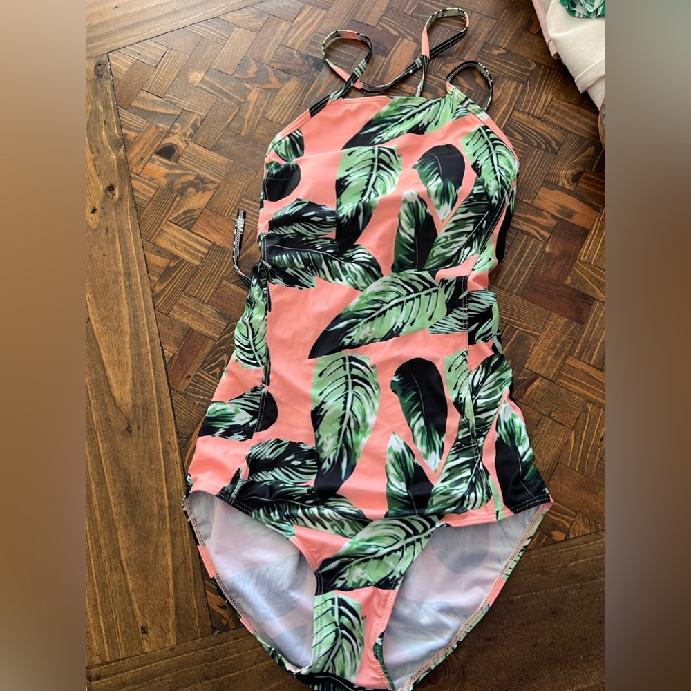 NWT non branded swim suit one piece